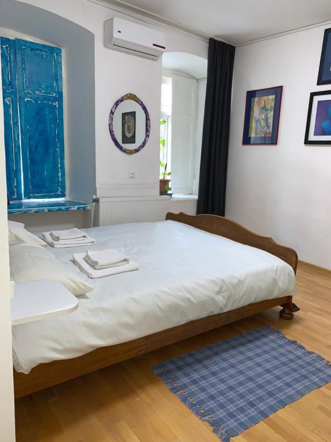 In The Center Of The City 2Rooms Tbilisi Exterior photo